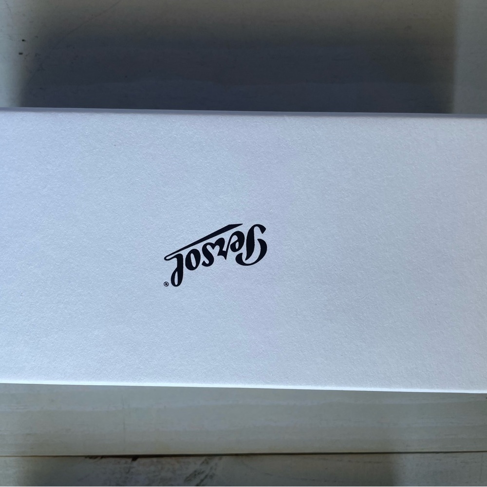 Persol Gold Vintage-Inspired Sunglasses - Picture 5 of 8